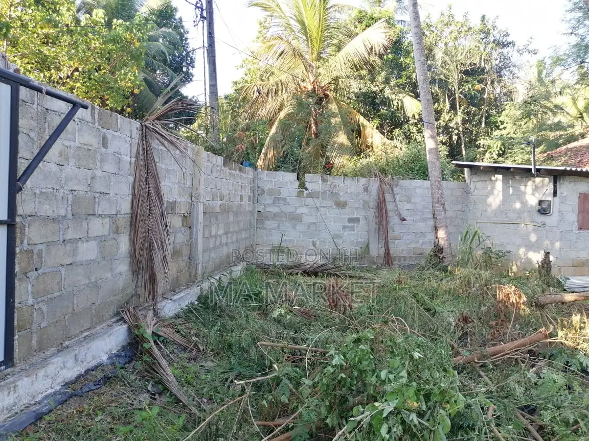 Lake View Land for Sale in Ambalanthota