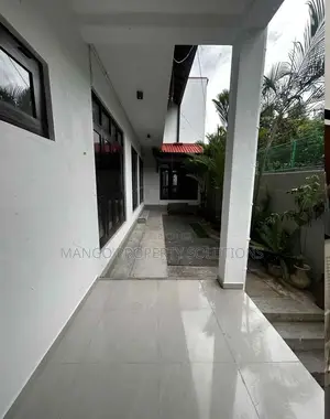 4bdrm House in Akuregoda, Pelawatte for rent