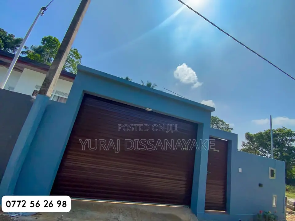 3bdrm House in Meegoda for sale