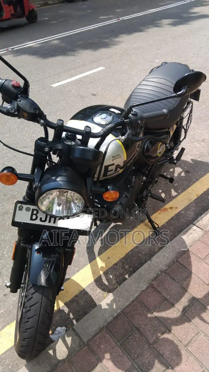 Royal Motorcycle 2024 Black