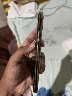 Photo - Apple iPhone 11 Pro 256 GB Gold