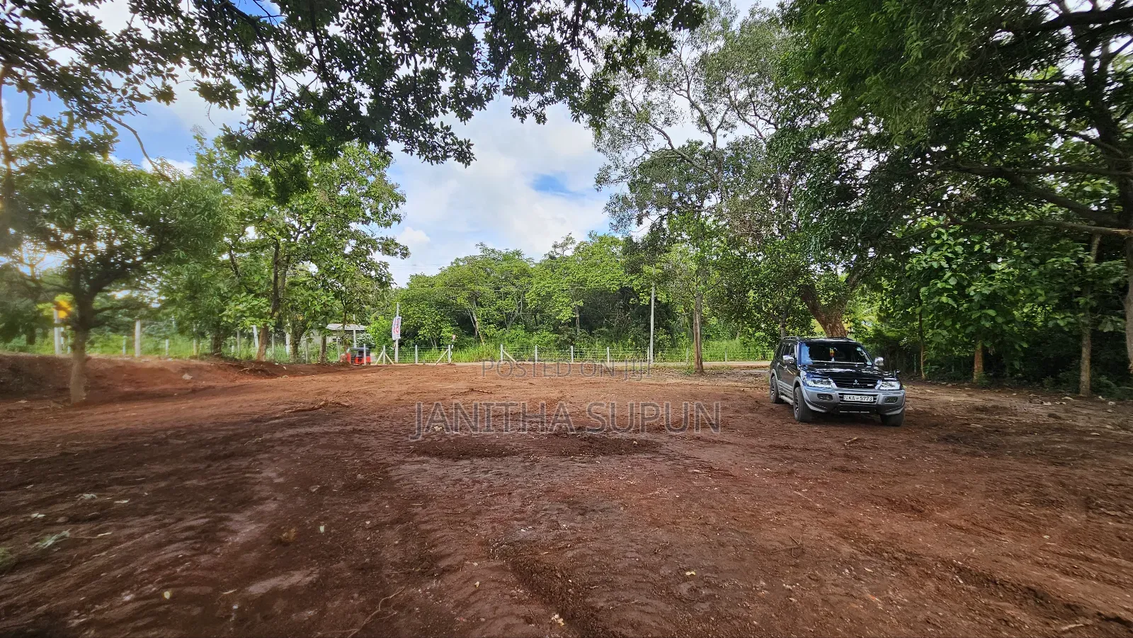 Jetwing Lake Hotel අසල පර්චස් 145 ඉඩමක් විකිණිමට ඇත.07170716