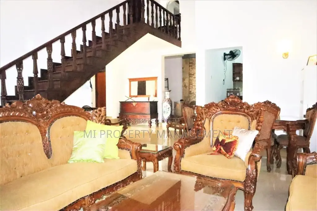 Furnished 4bdrm Duplex in Mi Properties, Dehiwala for sale