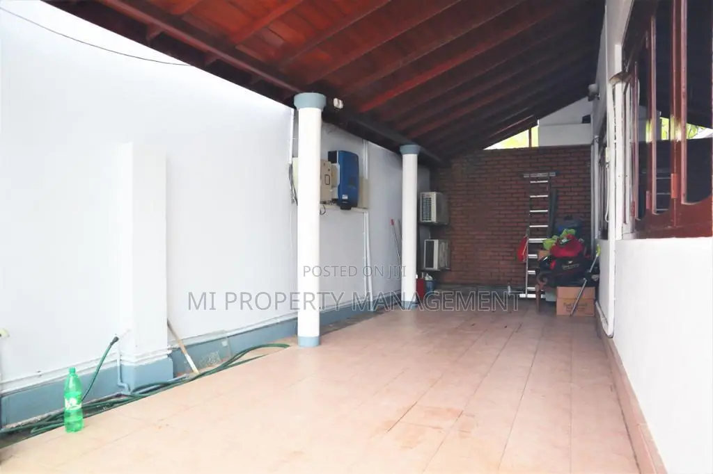Furnished 4bdrm Duplex in Mi Properties, Dehiwala for sale