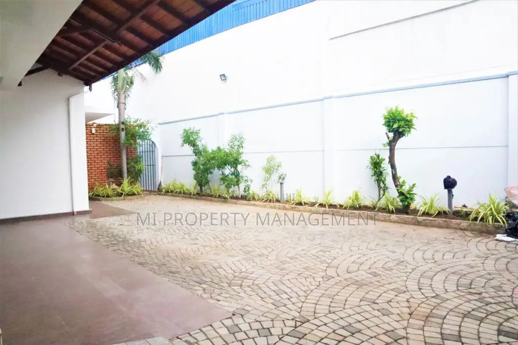 Furnished 4bdrm Duplex in Mi Properties, Dehiwala for sale