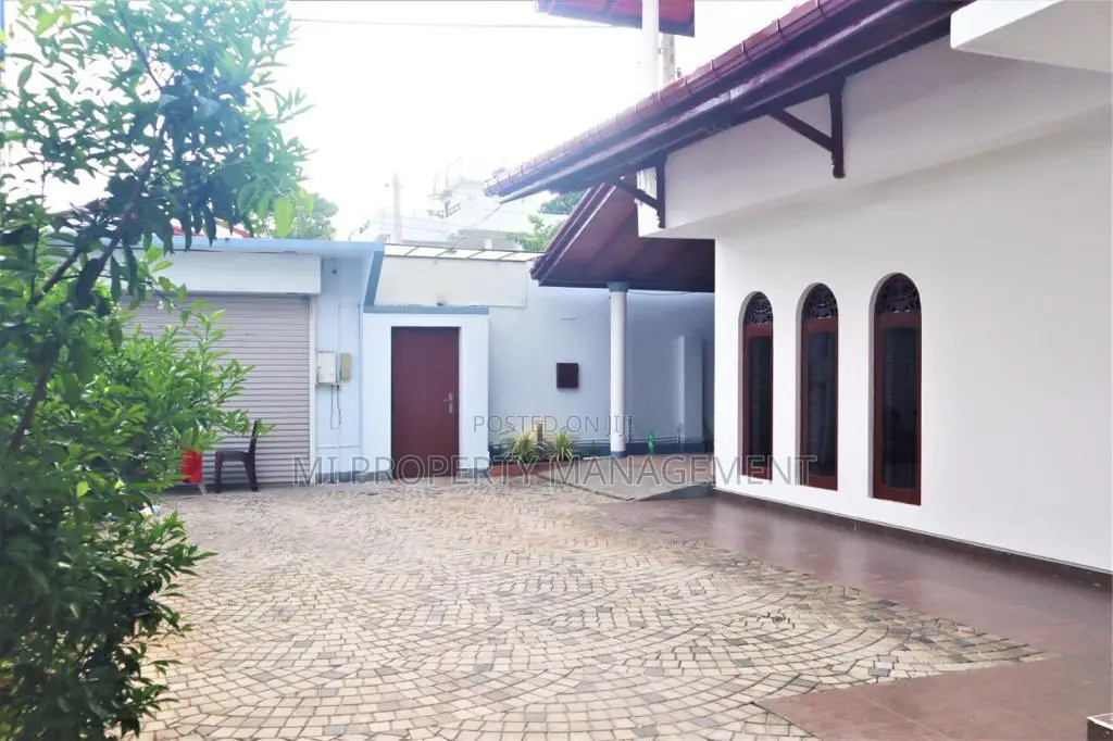 Furnished 4bdrm Duplex in Mi Properties, Dehiwala for sale