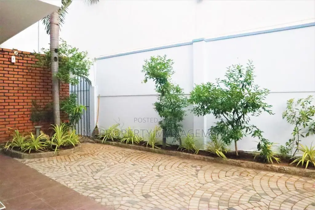 Furnished 4bdrm Duplex in Mi Properties, Dehiwala for sale