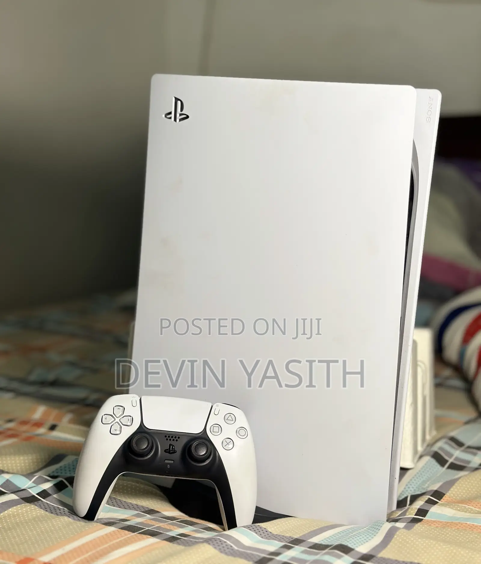 Plays Station