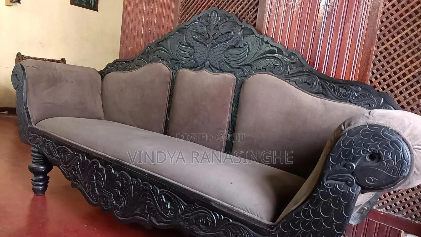 Kaluwara (Ebony) Kawichchiya