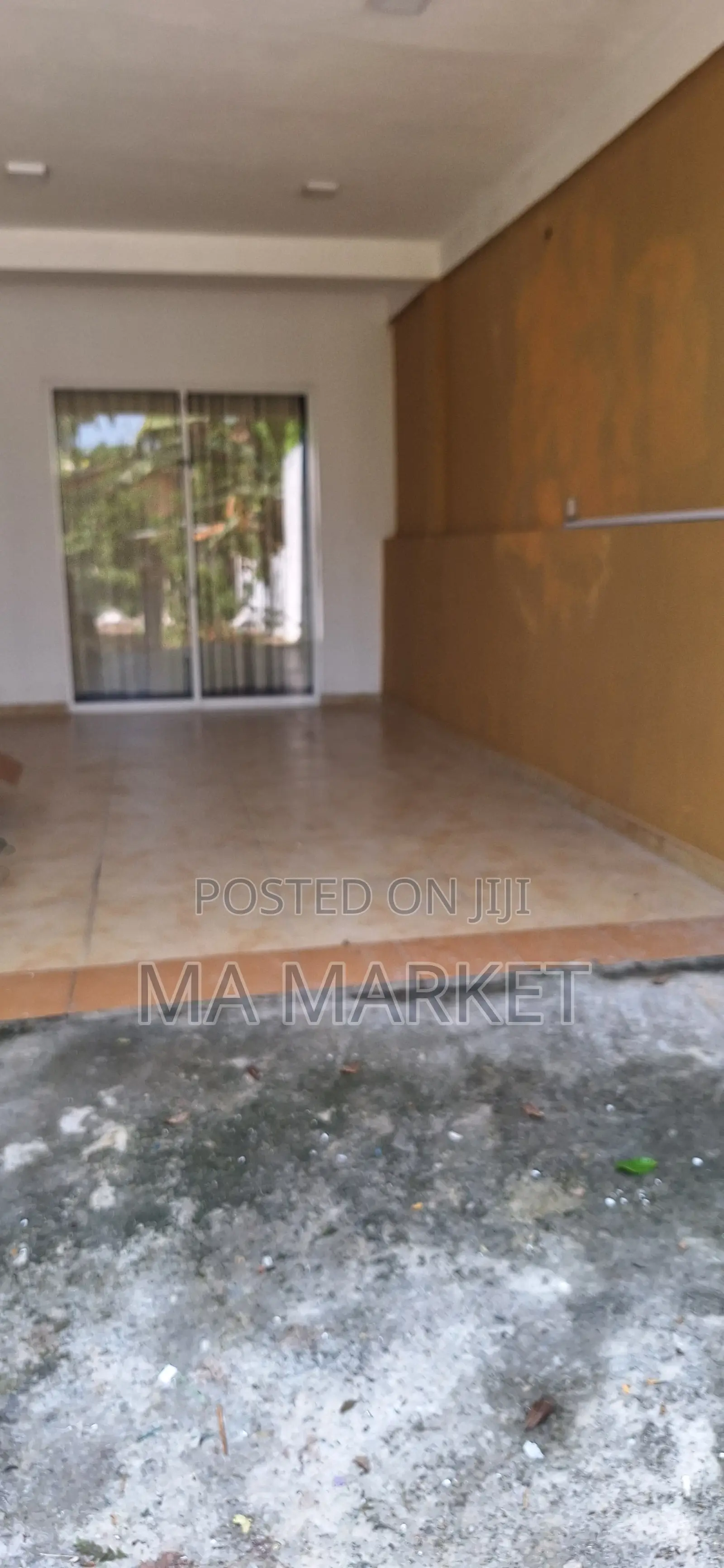 3bdrm House in 3 Bedrooms Ground, Kottawa for rent