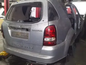 Vehicle Spare Parts Lot for Sale
