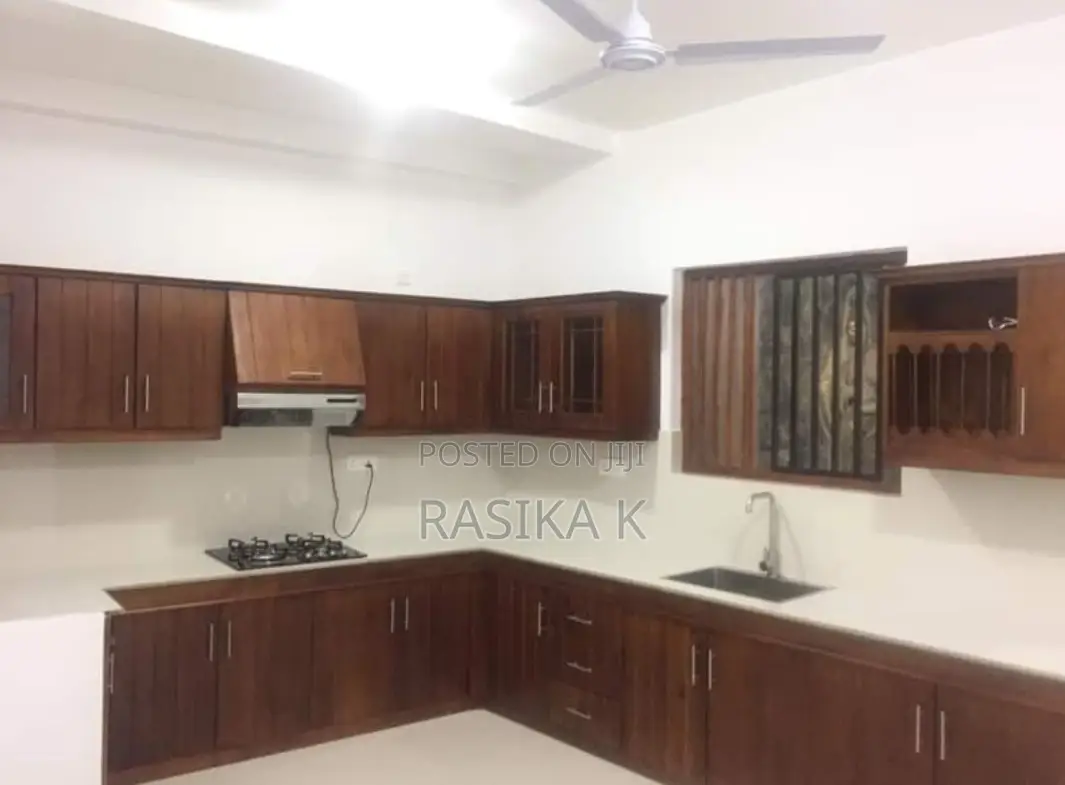 Furnished 4bdrm House in Home Rent, Battaramulla for rent