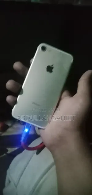 Apple iPhone 7 32 GB White