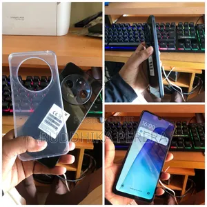 Photo - New RED Hydrogen One 256 GB Red