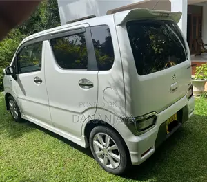 Suzuki Wagon R 660 Hybrid FWD 2017 White