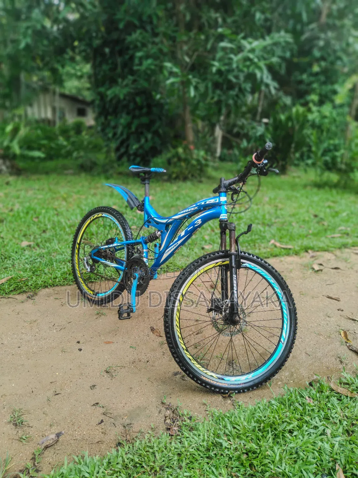 Tomahawk Gt3 Bicycle