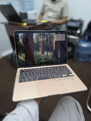 Photo - New Laptop Apple MacBook 8GB Apple M1 SSHD+SSD 1T