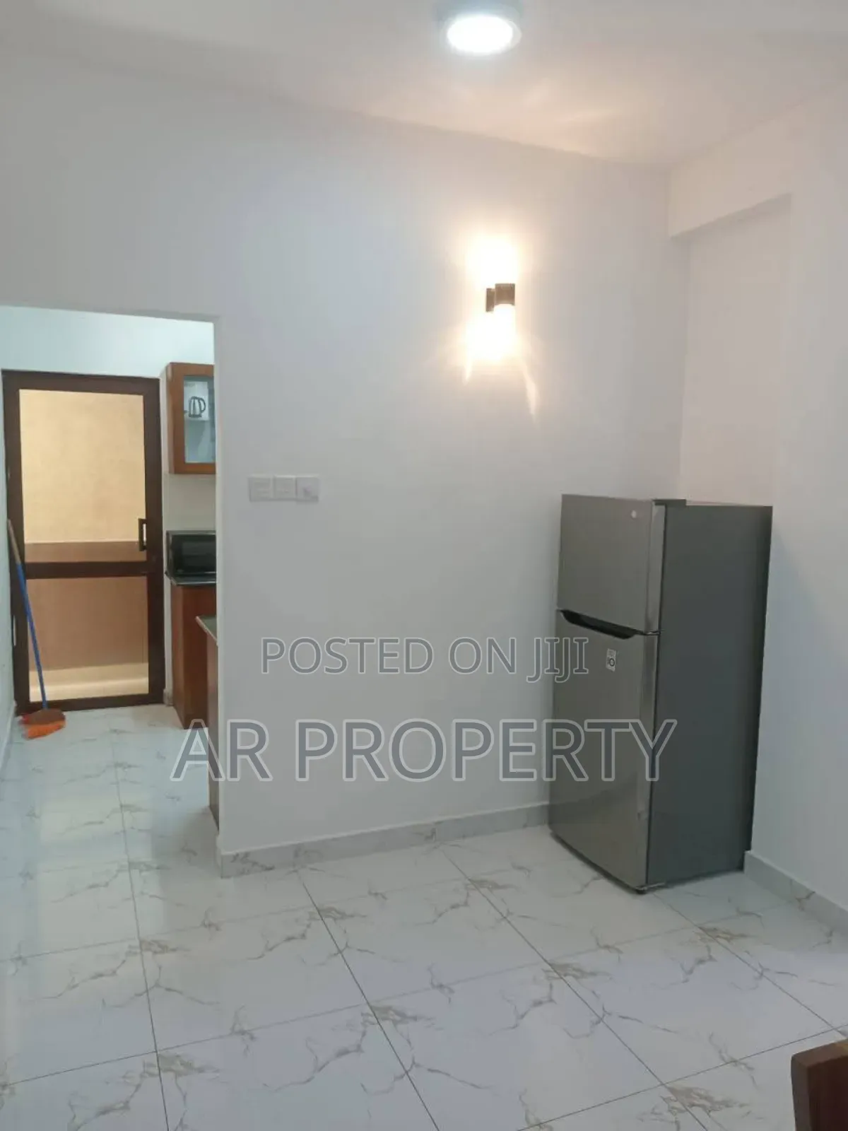 Furnished 3bdrm Apartment in Abdul Rahuman, Wellawatte for rent