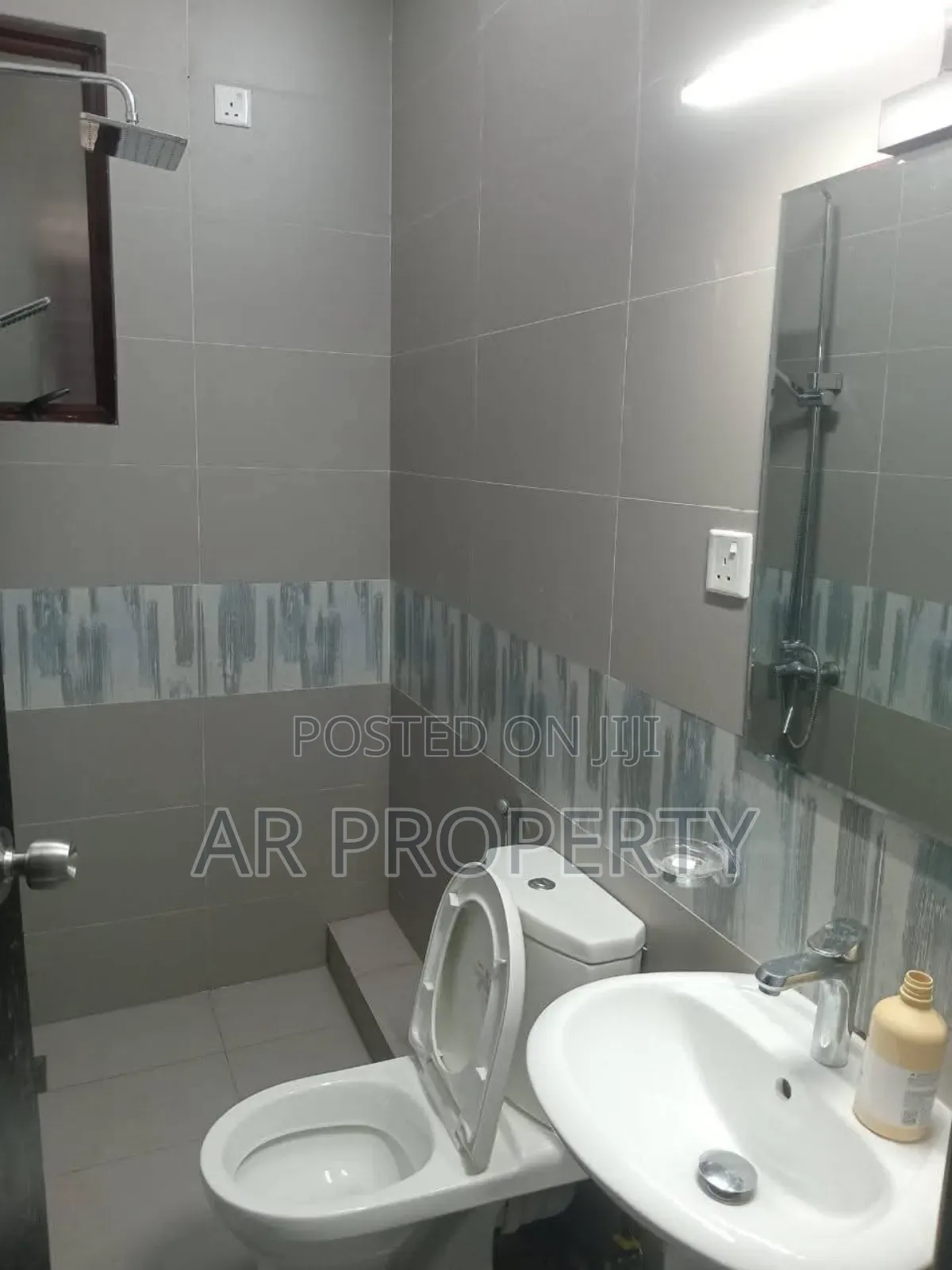 Furnished 3bdrm Apartment in Abdul Rahuman, Wellawatte for rent