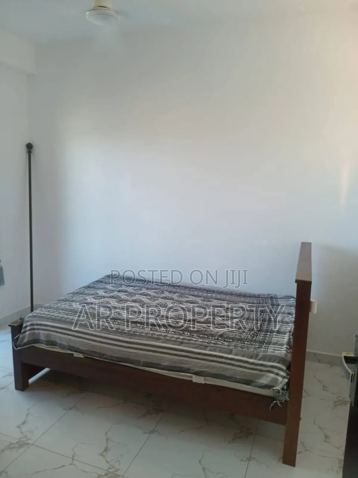 Furnished 3bdrm Apartment in Abdul Rahuman, Wellawatte for rent