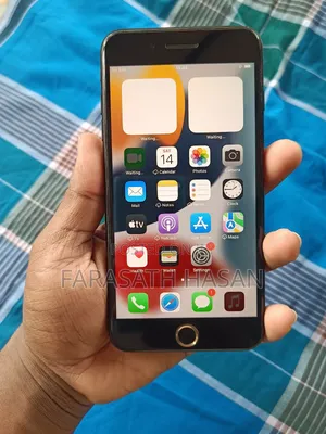 Photo - Apple iPhone 7 Plus 128 GB Black