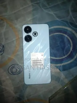 Photo - Xiaomi 13 128 GB Blue