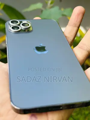 Photo - Apple iPhone 12 Pro 256 GB Black