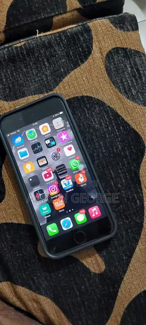 Apple iPhone 7 32 GB Black