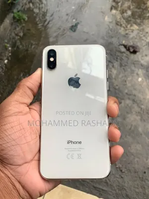 Photo - Apple iPhone XS 256 GB Silver