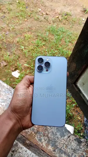 Photo - Apple iPhone 13 Pro Max 256 GB Blue