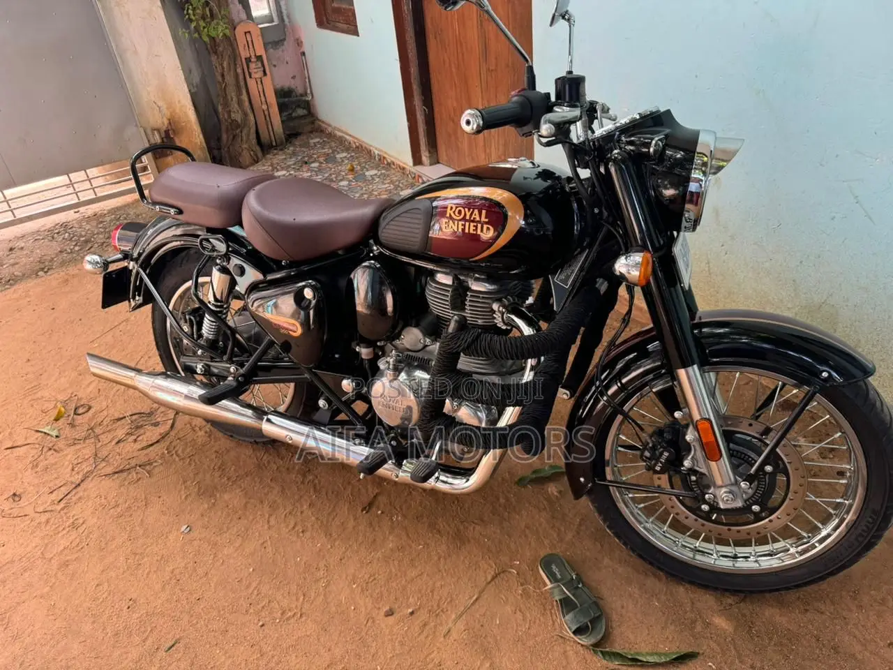 Royal Motorcycle 2023 Black
