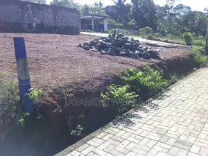 Photo - Athurugiriya 7 Perch Square Land for Sale 10.95 Lak