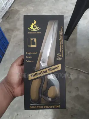 Photo - Golden Phoenox Scissor