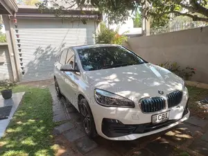 Photo - BMW 225xe 2019 White