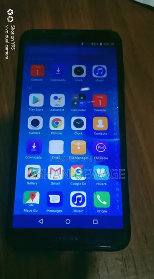 Photo - Huawei Y5 2019 32 GB Black