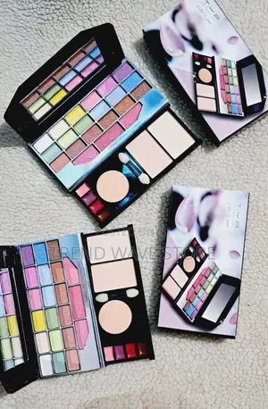 Photo - Makeup Set