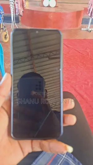 Photo - Realme C21Y 32 GB Black