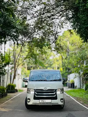 Photo - Toyota HiAce 2016 White