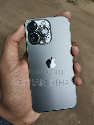 Photo - Apple iPhone 13 Pro 256 GB Silver
