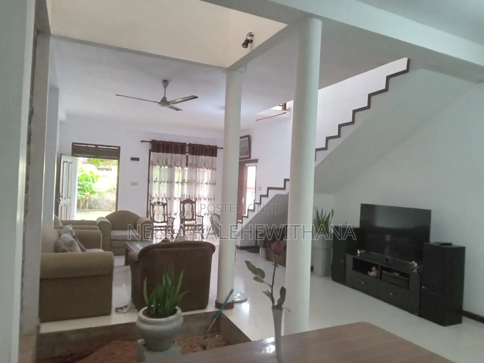 5bdrm House in Kekirideniya Road, Kaduwela for sale