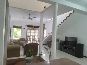 5bdrm House in Kekirideniya Road, Kaduwela for sale