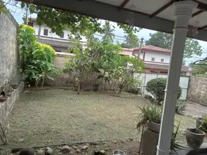 5bdrm House in Kekirideniya Road, Kaduwela for sale