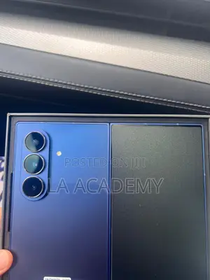 Photo - New Samsung Galaxy Z Fold7 512 GB Blue