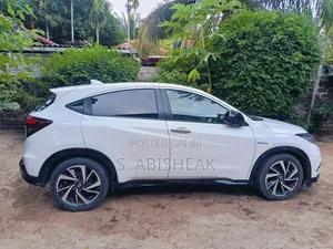 Honda Vezel 1.5 Hybrid 4WD 2018 White