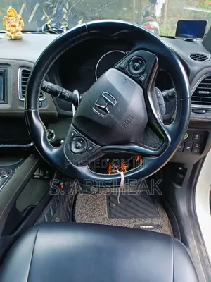 Honda Vezel 1.5 Hybrid 4WD 2018 White