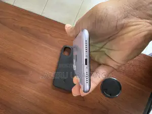 Photo - Apple iPhone 11 128 GB Purple