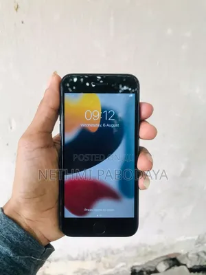 Photo - Apple iPhone 7 128 GB Black