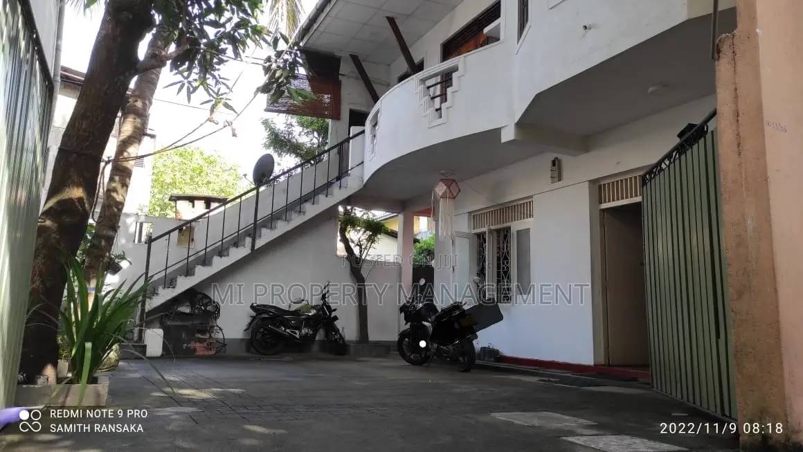 5bdrm Duplex in M I Properties, Kirulapana for sale