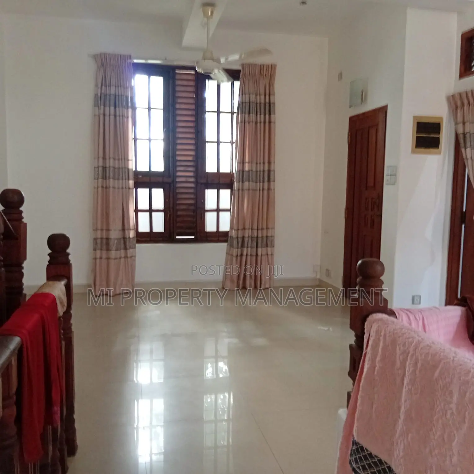 6bdrm Duplex in M I Properties, Kalubowila for sale