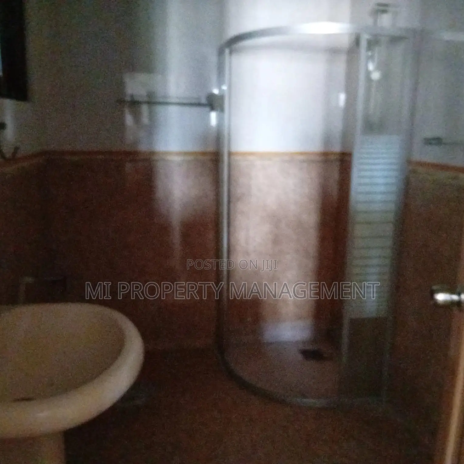 6bdrm Duplex in M I Properties, Kalubowila for sale